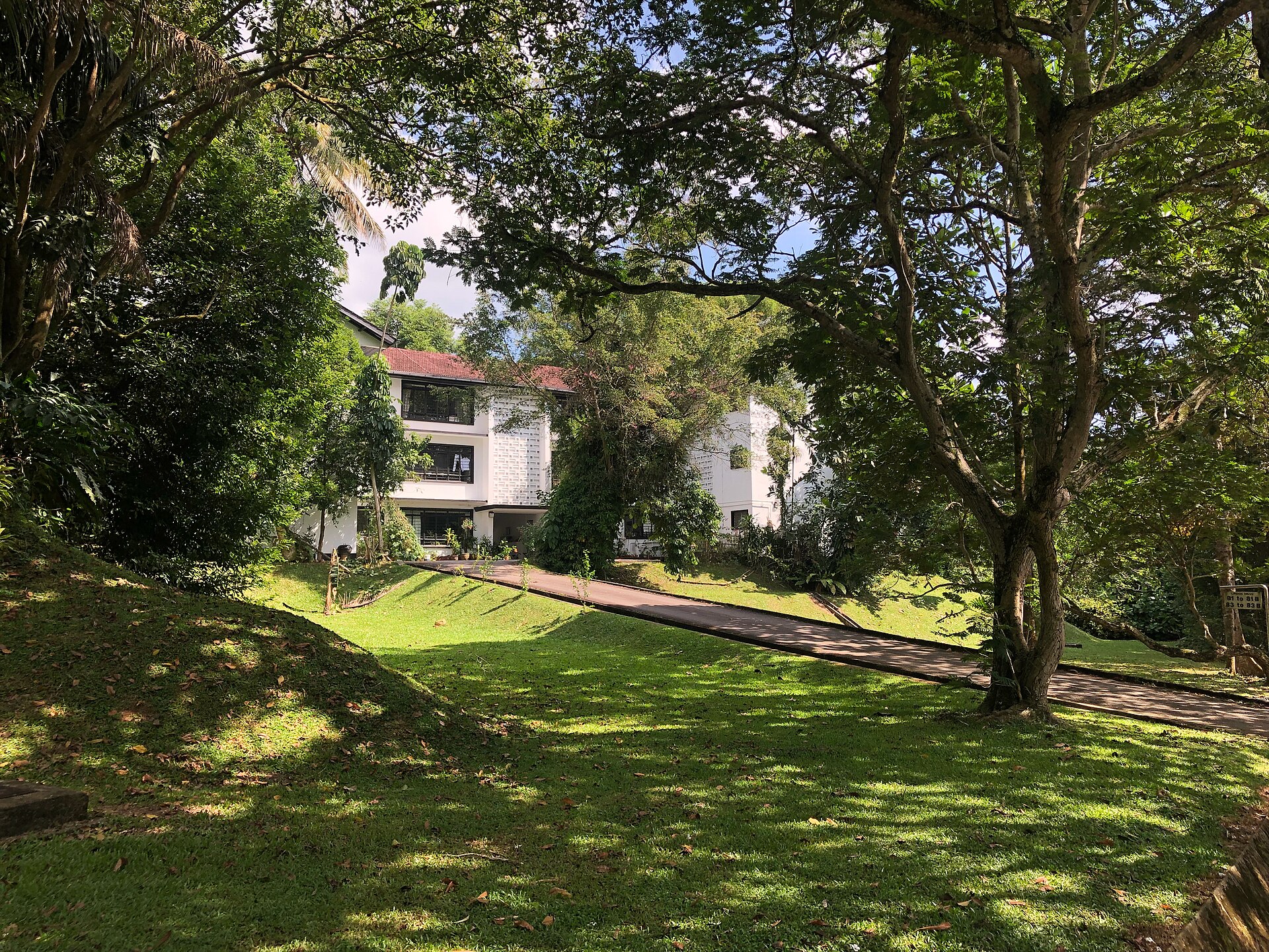 Former University of Singapore staff housing on Linden Drive