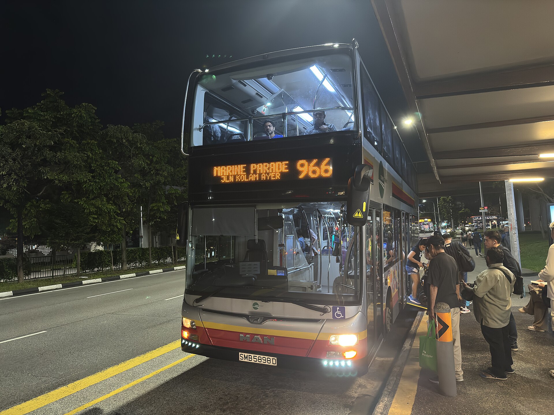 SMB5898D Tower Transit Singapore 966 05-12-2024(3)