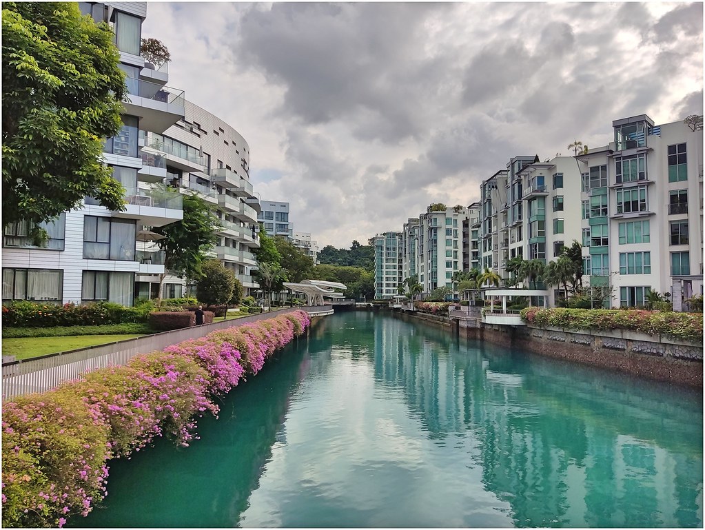 Keppel Bay - beautiful houses