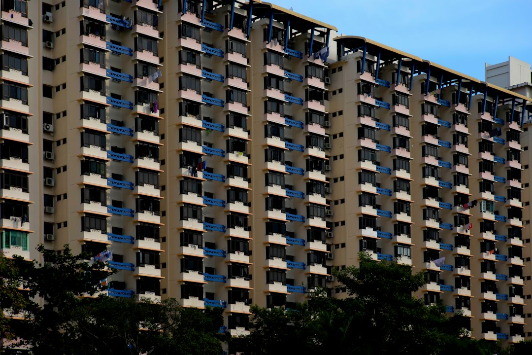 A very tall building with lots of windows