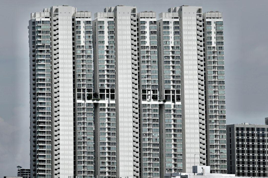 A very tall building with a lot of windows