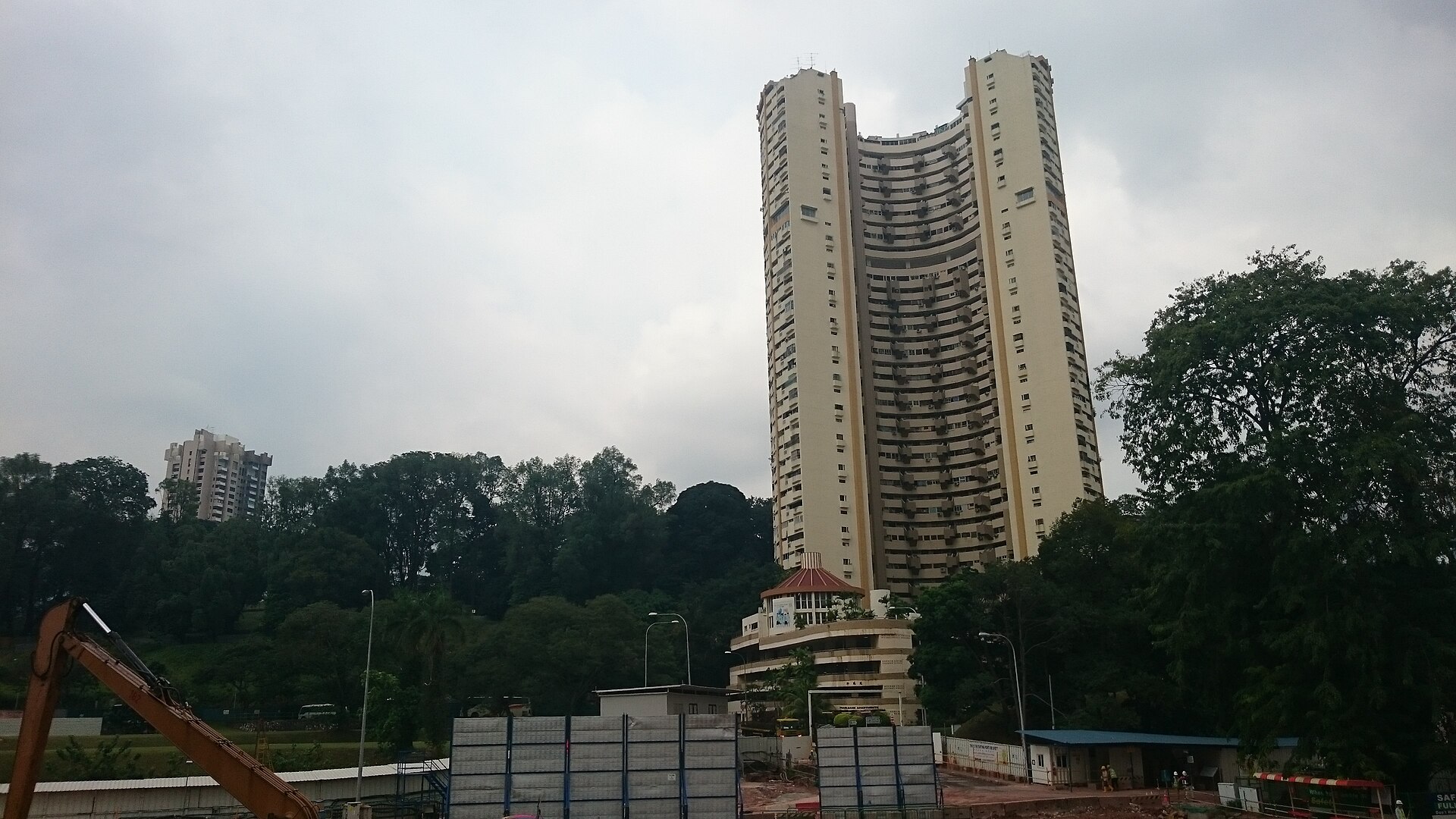 Pearl Bank Apartments, Outram, Singapore. Chinese: 珍珠苑. 
Residential housing completed in 1974